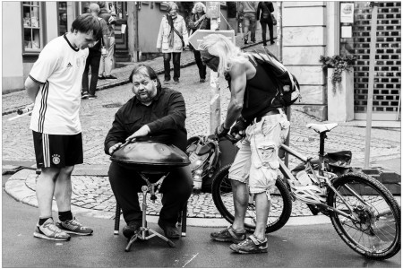 Das Instrument Menschen unterwegs