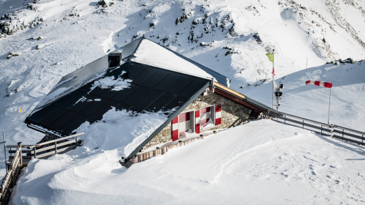 Eingeschneit Ab in die Alpen!