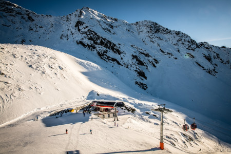 Bergstation Ab in die Alpen!